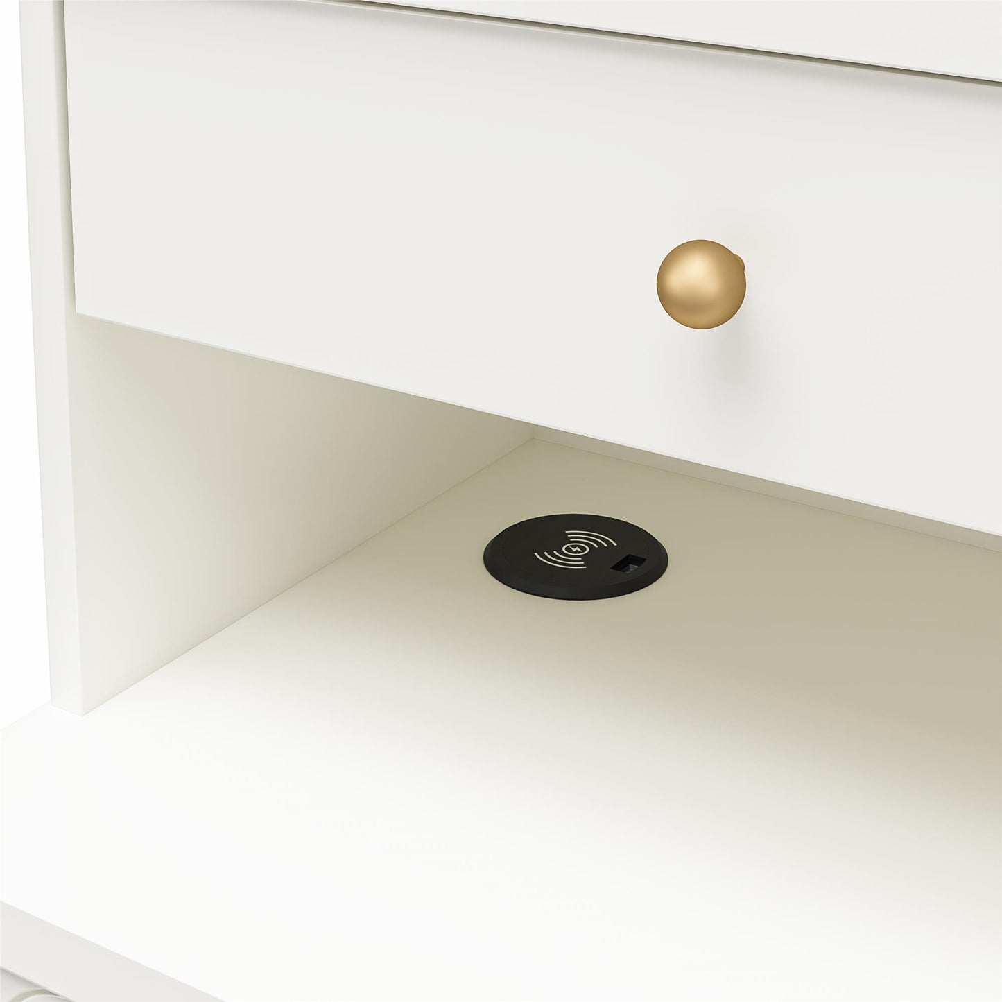 Anastasia 4 Drawer Dresser with Hutch - White