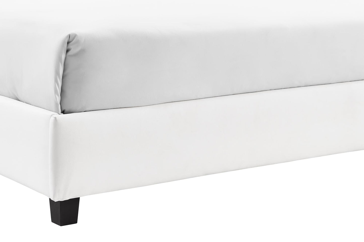 Mainstays Upholstered Bed - Queen - White Faux leather - Queen