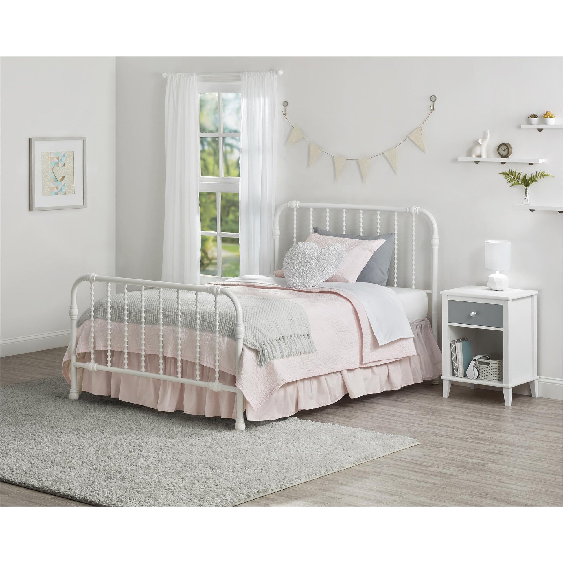 Monarch Hill Wren Metal Bed with Curved Scrollwork Design - White - Full